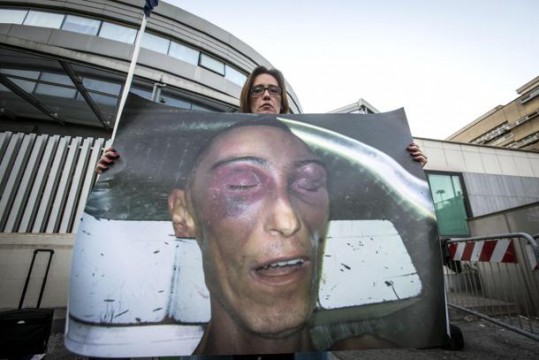>>>ANSA/CUCCHI: IMPUTATI TUTTI ASSOLTI, IL DOLORE DELLA SORELLA