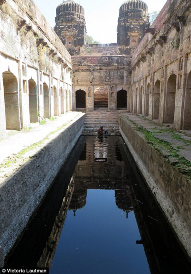 MUS 050116-Raja Bir Singh Dev baoli, Serol, Madhya Pradesh