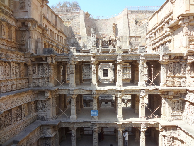 MUS 050116-Rani ki Vav a Patan, Gujarat 05