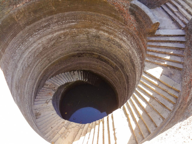 MUS 050116-Vav Elicoidale, Champaner, Gujarat (tardo 15° sec.)-00