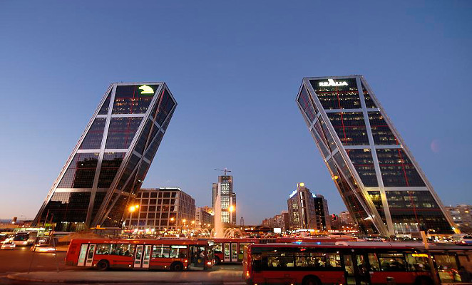 Plaza_de_Castilla_(Madrid)_06